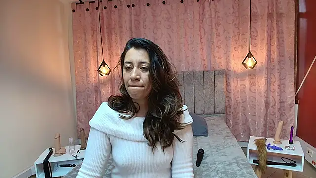 VioletaScott  online show from September 19, 2025, 1:12 pm