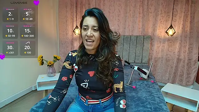 VioletaScott  online show from November 1, 2025, 1:24 pm