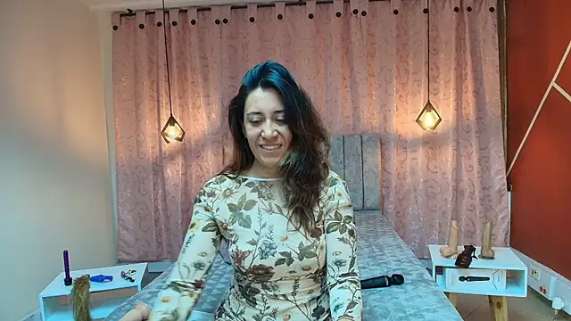 VioletaScott  online show from November 13, 2025, 1:21 pm