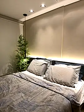 Laisabrazil online show from December 2, 2025, 3:23 am