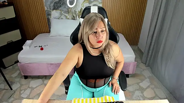 Danna topless online show from January 16, 2025, 11:58 am
