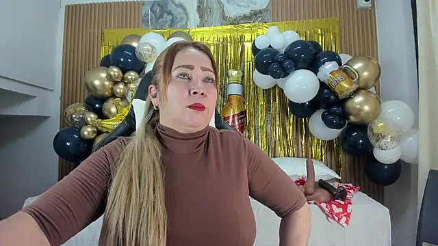 Danna topless online show from September 19, 2025, 12:06 pm