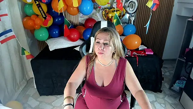 Danna topless online show from June 11, 2026, 12:03 pm