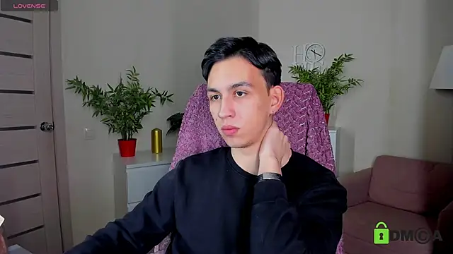 Snapshot of Ul_Tima chatting on December 15, 2024, 9:53 pm Ul Tima online show from December 15, 2024, 9:53 pm