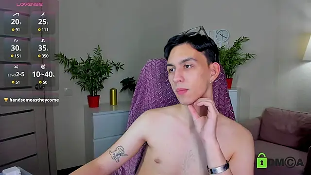 Snapshot of Ul_Tima chatting on December 16, 2024, 4:45 am Ul Tima online show from December 16, 2024, 4:45 am