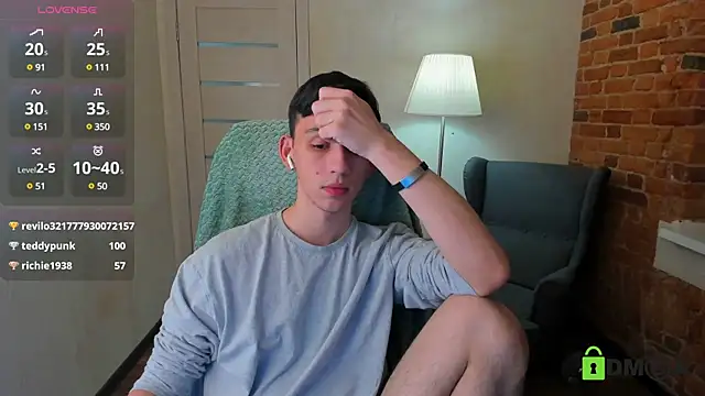 Snapshot of Ul_Tima chatting on December 18, 2024, 2:53 am Ul Tima online show from December 18, 2024, 2:53 am