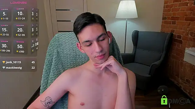 Snapshot of Ul_Tima chatting on December 19, 2024, 3:18 am Ul Tima online show from December 19, 2024, 3:18 am