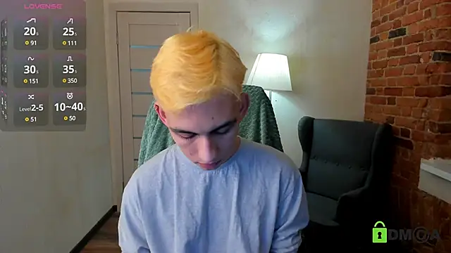 Snapshot of Ul_Tima chatting on December 24, 2024, 8:05 pm Ul Tima online show from December 24, 2024, 8:05 pm