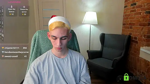 Snapshot of Ul_Tima chatting on December 25, 2024, 3:18 am Ul Tima online show from December 25, 2024, 3:18 am