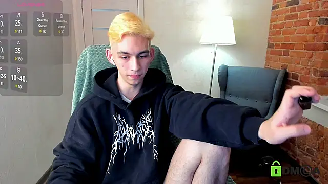 Snapshot of Ul_Tima chatting on December 28, 2024, 11:59 pm Ul Tima online show from December 28, 2024, 11:59 pm