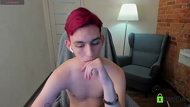 Snapshot of Ul_Tima chatting on December 30, 2024, 1:15 am Ul Tima online show from December 30, 2024, 1:15 am