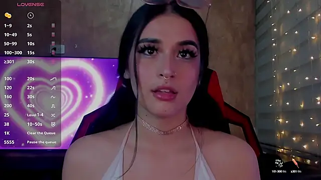 Snapshot of Charlotte_greys chatting on February 7, 2025, 2:08 am Charlotte greys online show from February 7, 2025, 2:08 am