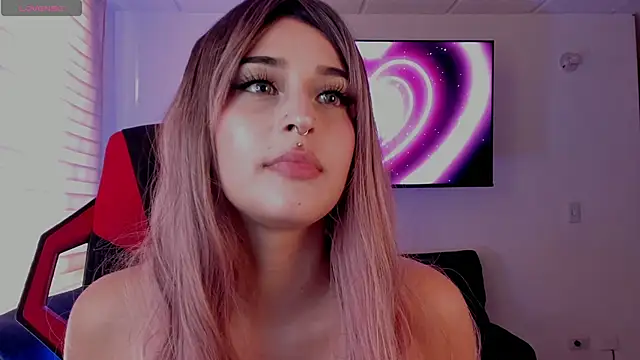 Snapshot of Charlotte_greys chatting on September 26, 2025, 9:30 pm Charlotte greys online show from September 26, 2025, 9:30 pm