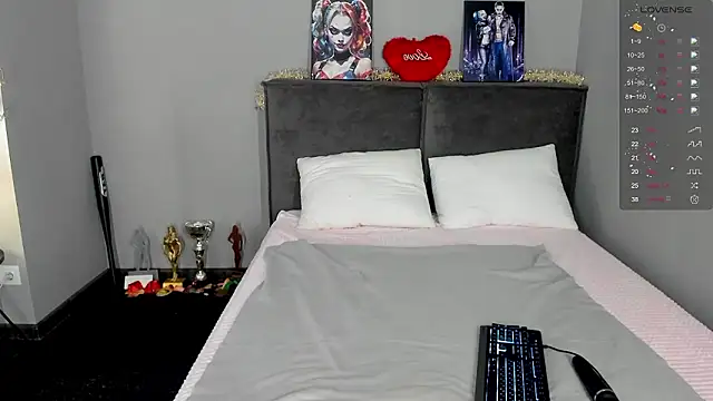 Snapshot of MuscleXXXBarbie chatting on March 11, 2026, 8:53 am MuscleXXXBarbie online show from March 11, 2026, 8:53 am