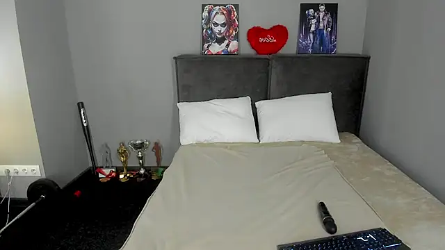 MuscleXXXBarbie online show from August 5, 2026, 2:47 am