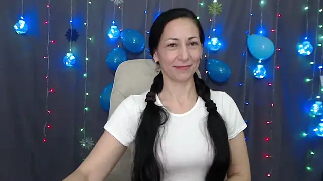 Snapshot of LiluGrants chatting on January 9, 2025, 10:41 pm LiluGrants online show from January 9, 2025, 10:41 pm