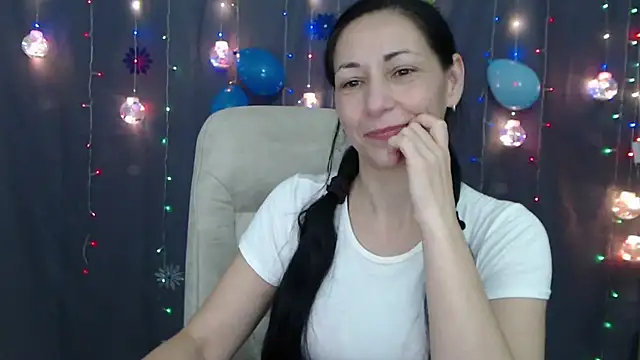 Snapshot of LiluGrants chatting on January 10, 2025, 1:42 am LiluGrants online show from January 10, 2025, 1:42 am