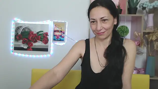 Snapshot of LiluGrants chatting on January 19, 2025, 4:22 am LiluGrants online show from January 19, 2025, 4:22 am