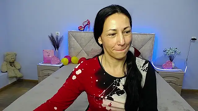 Snapshot of LiluGrants chatting on January 22, 2025, 10:40 am LiluGrants online show from January 22, 2025, 10:40 am
