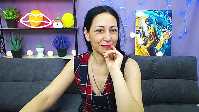 Snapshot of LiluGrants chatting on January 24, 2025, 4:27 am LiluGrants online show from January 24, 2025, 4:27 am