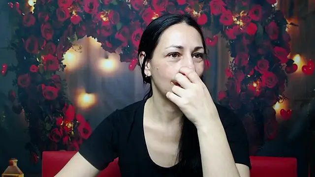 Snapshot of LiluGrants chatting on February 13, 2025, 4:32 am LiluGrants online show from February 13, 2025, 4:32 am