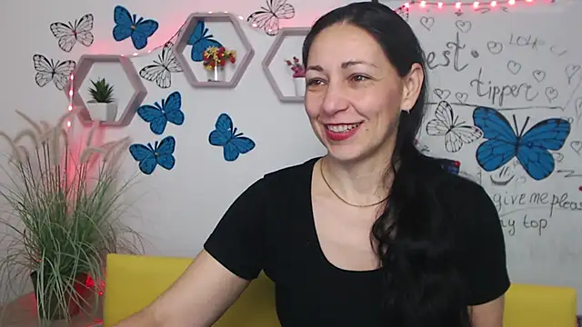 Snapshot of LiluGrants chatting on March 19, 2025, 7:06 pm LiluGrants online show from March 19, 2025, 7:06 pm
