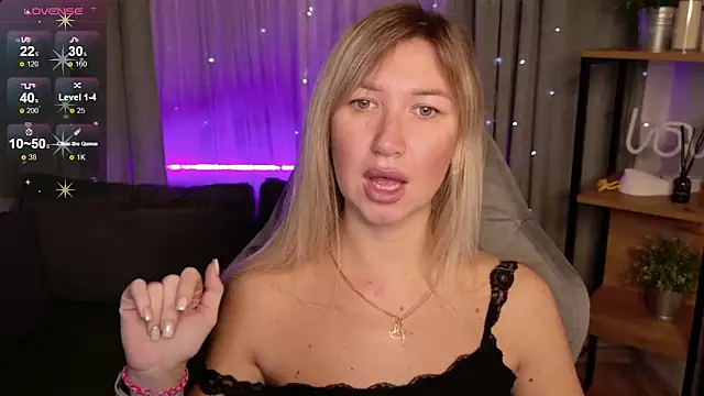 MilaBott online show from October 6, 2025, 8:17 pm