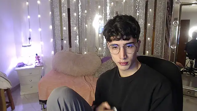 gojo satoru 18 online show from January 14, 2025, 3:15 pm