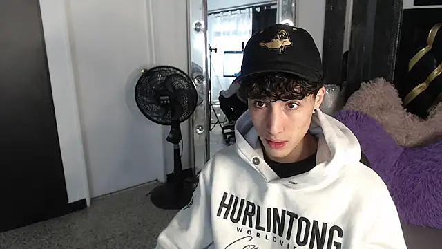 gojo satoru 18 online show from March 12, 2025, 11:53 am