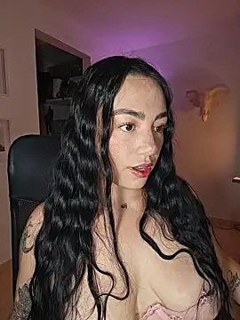 Snapshot of helena_smith chatting on May 25, 2026, 3:34 am helena smith online show from May 25, 2026, 3:34 am