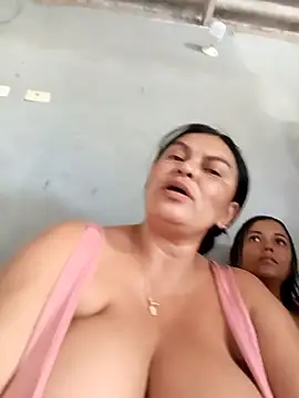 Snapshot of Horny-Mommy-Dirty chatting on October 4, 2025, 4:16 pm Horny-Mommy-Dirty online show from October 4, 2025, 4:16 pm