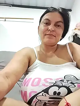 Snapshot of Horny-Mommy-Dirty chatting on November 4, 2025, 3:16 am Horny-Mommy-Dirty online show from November 4, 2025, 3:16 am