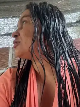 Snapshot of Horny-Mommy-Dirty chatting on December 1, 2025, 3:17 pm Horny-Mommy-Dirty online show from December 1, 2025, 3:17 pm