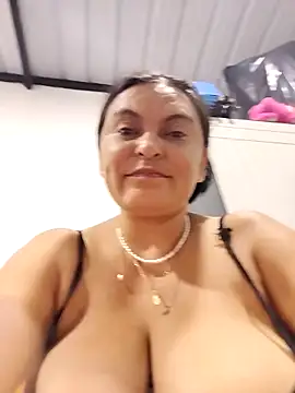 Snapshot of Horny-Mommy-Dirty chatting on February 13, 2026, 2:29 am Horny-Mommy-Dirty online show from February 13, 2026, 2:29 am