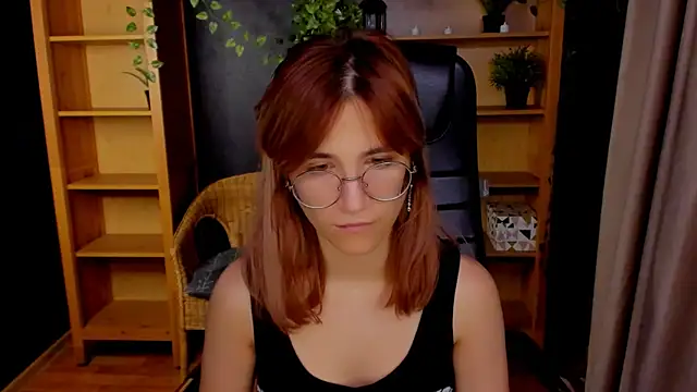 Moon13152 online show from October 3, 2025, 8:50 pm