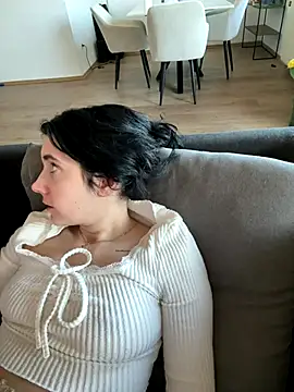 Lena Lang online show from November 22, 2025, 1:54 pm