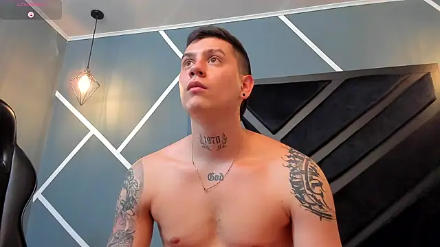 Yeiko Romero  online show from January 14, 2025, 11:27 pm