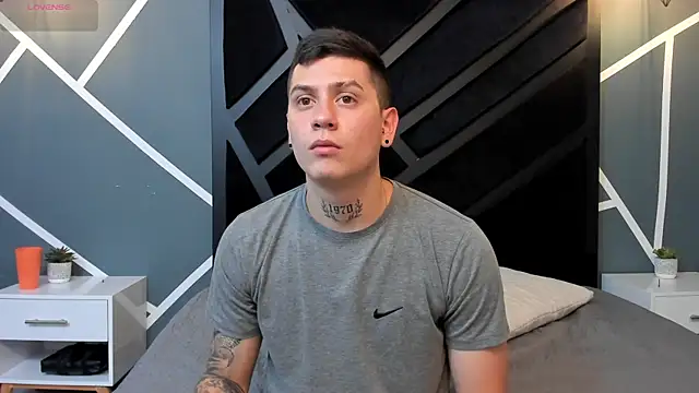 Yeiko Romero  online show from January 15, 2025, 5:26 pm