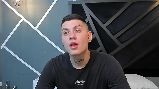 Yeiko Romero  online show from January 16, 2025, 5:23 pm