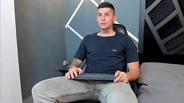 Yeiko Romero  online show from January 18, 2025, 5:15 pm