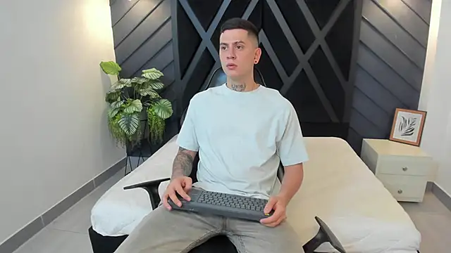 Yeiko Romero  online show from February 1, 2025, 5:16 pm