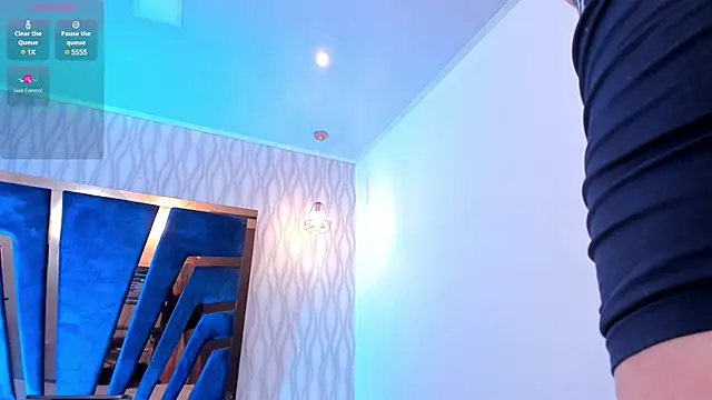 Yeiko Romero  online show from March 11, 2025, 8:42 pm