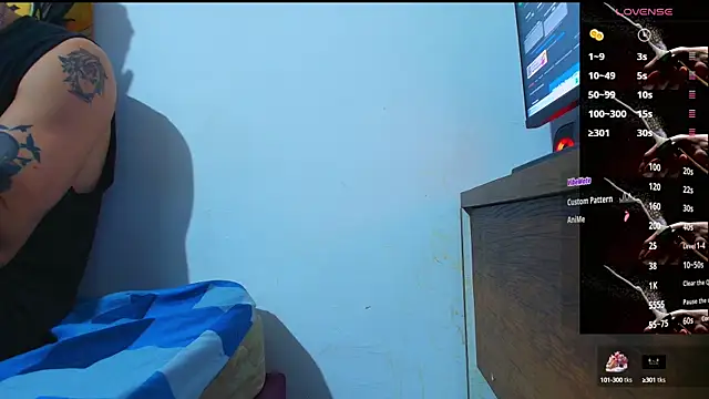 Snapshot of Thomass00 chatting on October 7, 2025, 10:51 pm Thomass00 online show from October 7, 2025, 10:51 pm