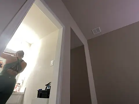 Snapshot of wynterheat chatting on October 9, 2025, 8:29 pm wynterheat online show from October 9, 2025, 8:29 pm