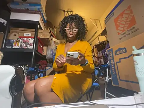 Snapshot of wynterheat chatting on March 6, 2026, 12:34 pm wynterheat online show from March 6, 2026, 12:34 pm