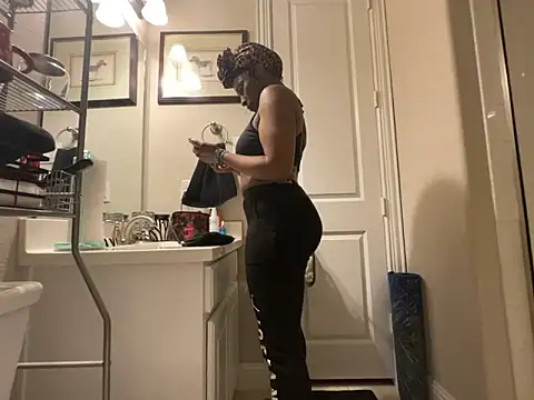 Snapshot of wynterheat chatting on March 8, 2026, 4:55 pm wynterheat online show from March 8, 2026, 4:55 pm