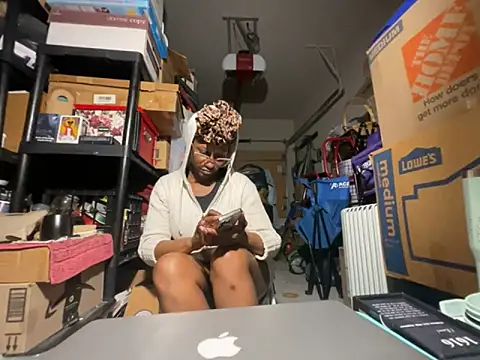 Snapshot of wynterheat chatting on March 10, 2026, 9:14 am wynterheat online show from March 10, 2026, 9:14 am