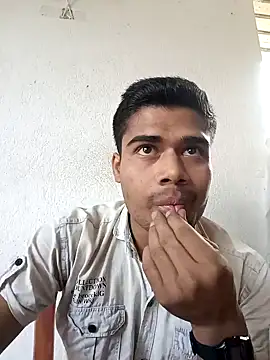 Snapshot of 900irani chatting on December 22, 2024, 7:33 am 900irani online show from December 22, 2024, 7:33 am