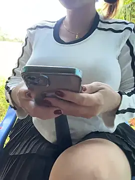 Bella cum online show from March 11, 2025, 1:26 am