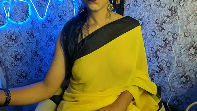 aarjulove online show from March 7, 2025, 8:11 pm